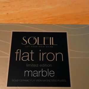 Flat Iron Ceramic by SOLEIL